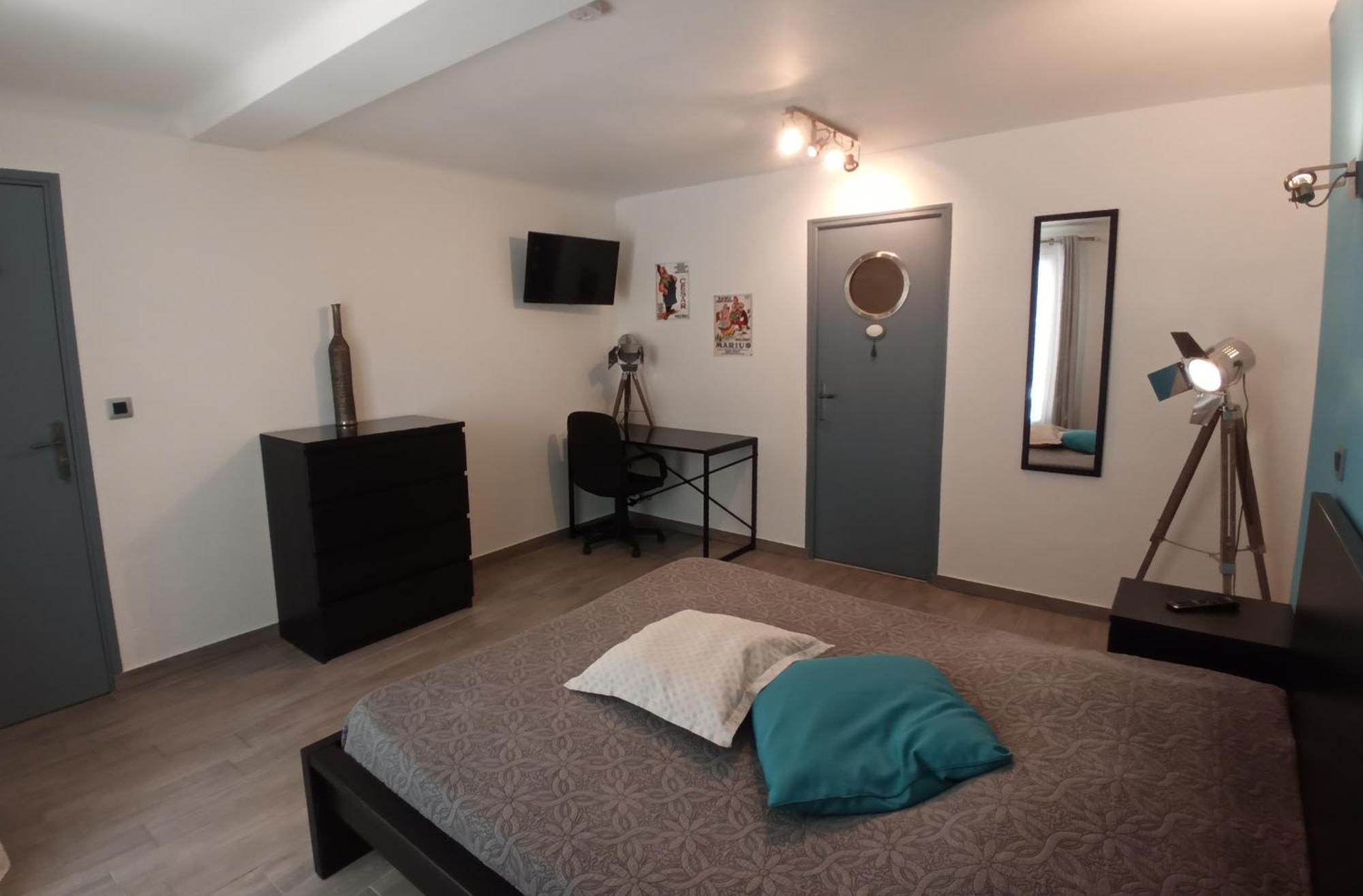 Sur Les Pas De Pagnol Acomodação com café da manhã Aubagne Quarto foto